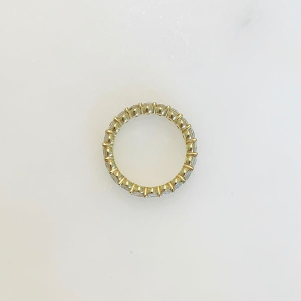 Les Classiques Shared Prong Diamond Eternity Ring